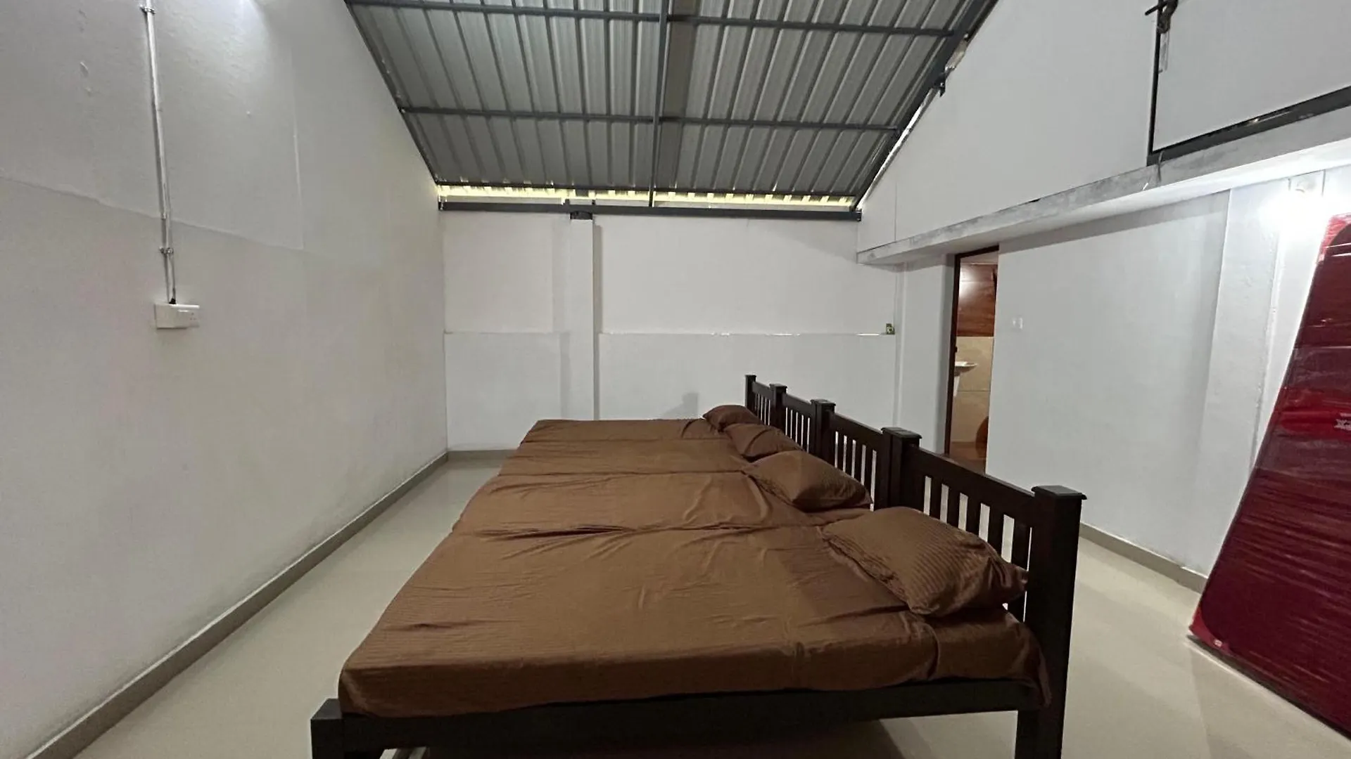 Athirappilly Inn Rooms & Suites 2*,  Hindistan
