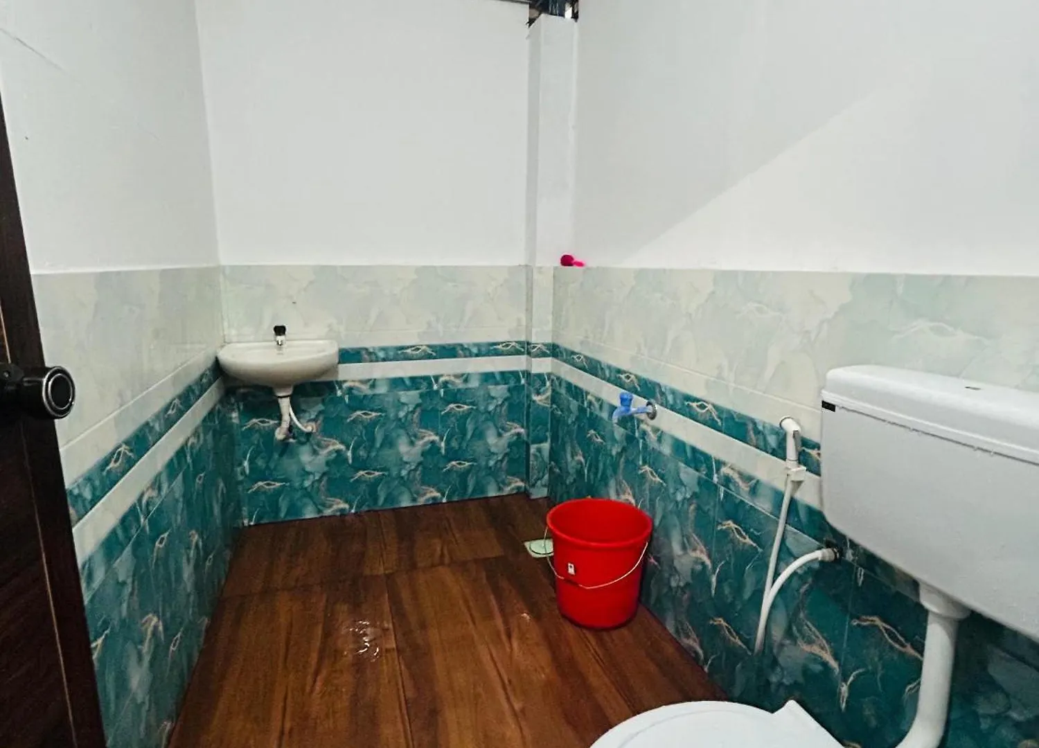 Athirappilly Inn Rooms & Suites 2*,  Hindistan